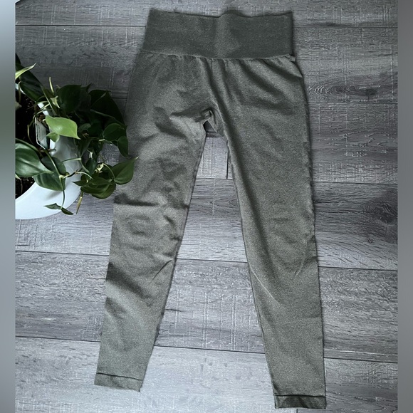 NVGTN NV Seamless Leggings - Medium - Picture 1 of 3